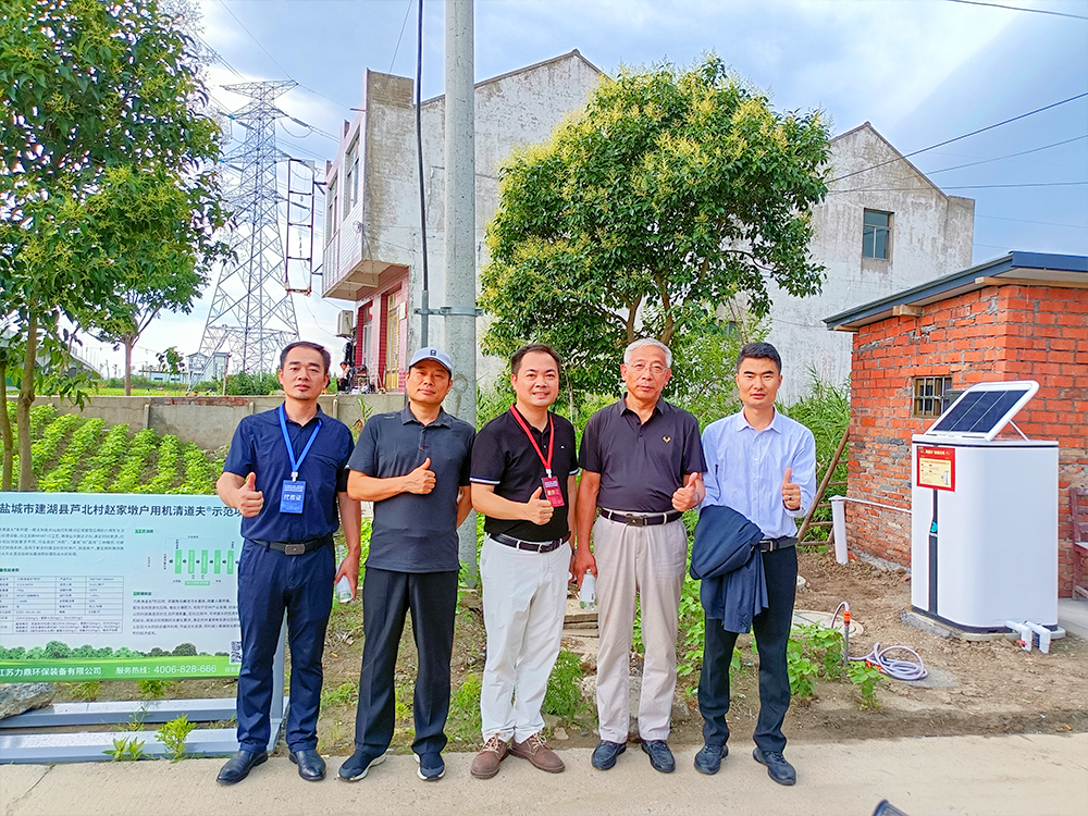力鼎清道夫設備在建湖蘆北村的綠色變革 力鼎清道夫設備在建湖蘆北村的綠色變革